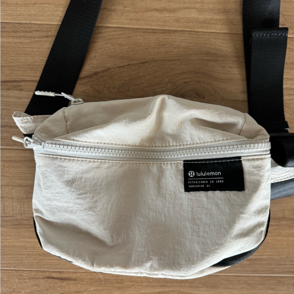 lululemon everywhere belt bag